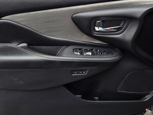 Used 2017 Nissan Murano Platinum w/ Platinum Technology Package FWD image 18