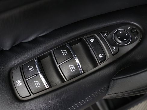 Used 2021 Nissan Armada SV w/ SV Appearance Package image 42