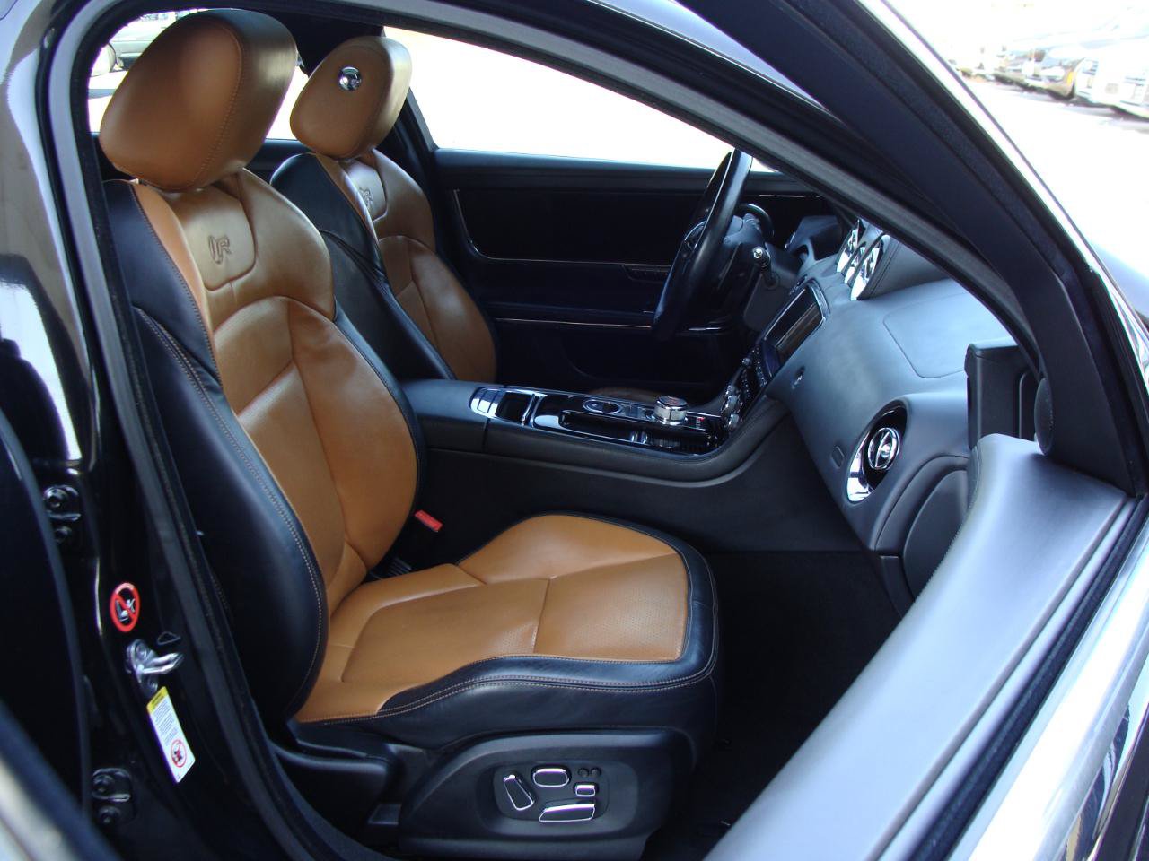 Used 2014 Jaguar XJ R RWD image 10