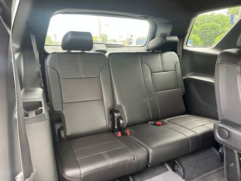 Used 2023 Chevrolet Traverse RS w/ LPO, Floor Liner Package AWD/4WD image 15