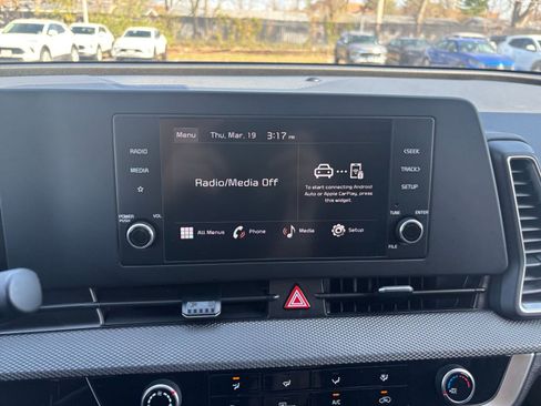 Used 2025 Kia Sportage LX image 20