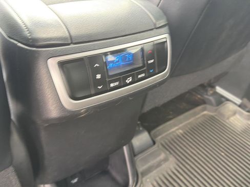 Used 2017 Toyota Highlander Limited AWD/4WD image 11