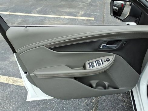Used 2017 Chevrolet Impala LS image 15