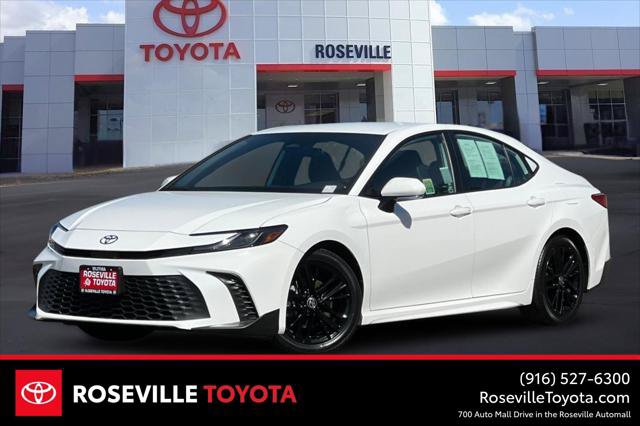 Certified 2025 Toyota Camry SE FWD image 1