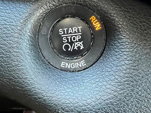 Used 2015 Jeep Cherokee Trailhawk w/ Comfort/Convenience Group image 11