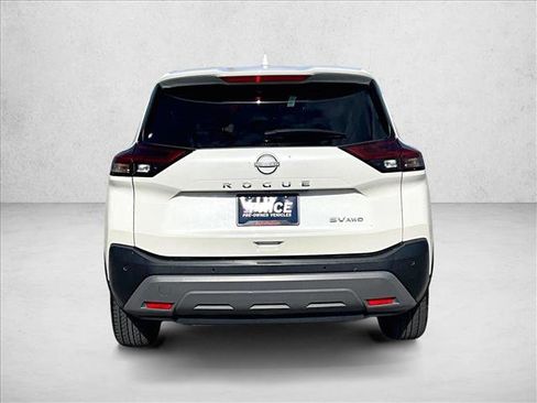 Used 2023 Nissan Rogue SV image 4