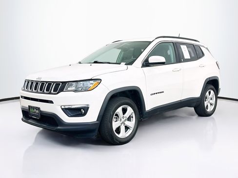 Used 2018 Jeep Compass Latitude w/ Popular Equipment Group AWD/4WD image 3