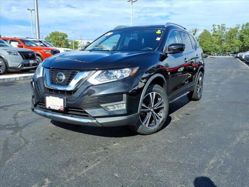 Certified 2020 Nissan Rogue SV w/ Sun & Sound Touring Package image 1