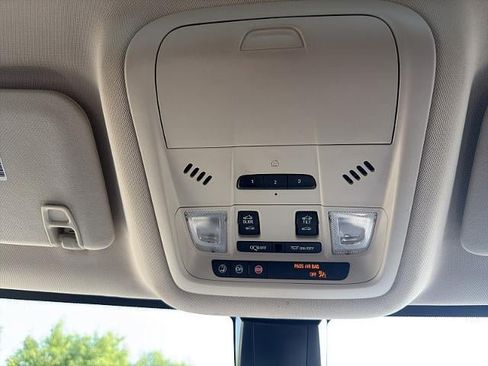 Used 2020 GMC Acadia Denali w/ Denali Ultimate Package AWD/4WD image 35