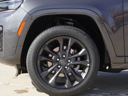 New 2026 Jeep Grand Cherokee Limited AWD/4WD image 5