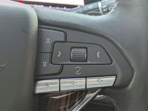 Used 2024 Cadillac Escalade Premium Luxury image 25