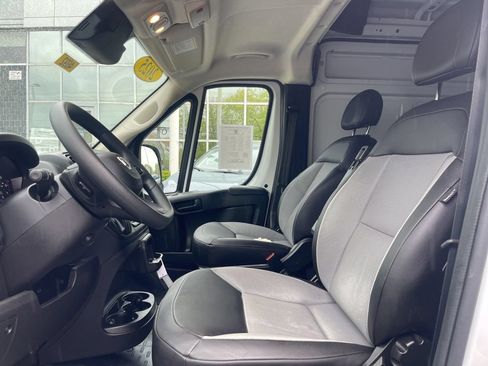 Used 2025 RAM ProMaster 2500 w/ Convenience Group FWD image 16