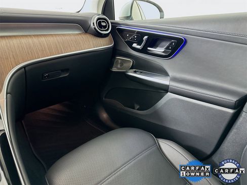 Certified 2024 Mercedes-Benz GLC 300 image 25