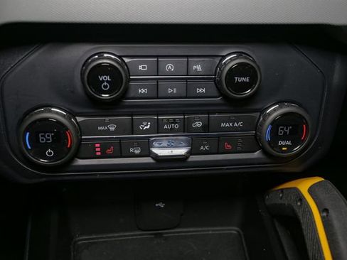 Used 2023 Ford Bronco Badlands w/ Sasquatch Package image 26