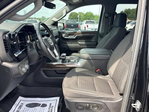 Used 2024 GMC Sierra 1500 Elevation w/ LPO, Elevation Black Package AWD/4WD image 24