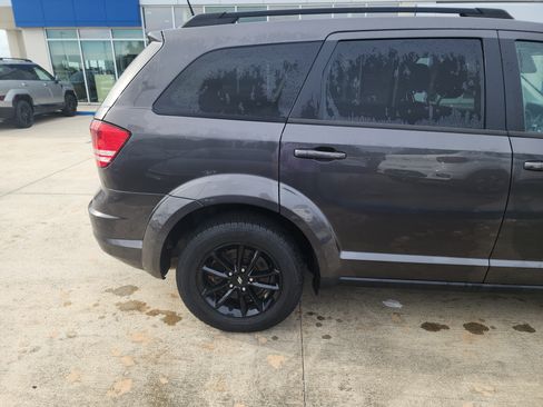 Used 2020 Dodge Journey SE w/ Blacktop Package FWD image 10