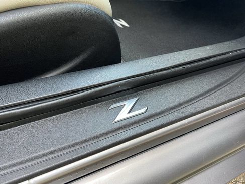 Used 2009 Nissan 370Z Touring w/ Sport Pkg RWD image 15