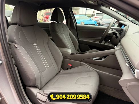 Used 2024 Hyundai Elantra SEL FWD image 36