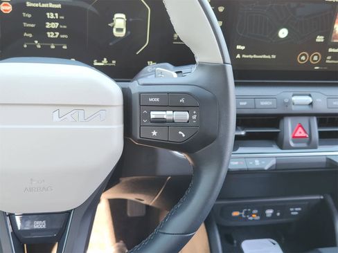 New 2025 Kia K4 GT-Line w/ GT-Line Sunroof Package image 28