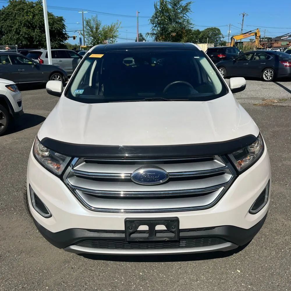 Used 2018 Ford Edge Titanium w/ Equipment Group 301A AWD/4WD image 9