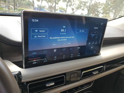 Used 2023 Lincoln Nautilus Reserve image 27