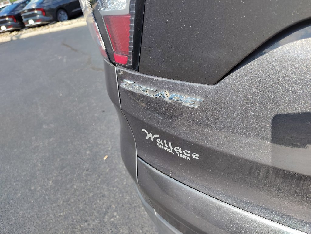 Used 2017 Ford Escape SE AWD/4WD image 7