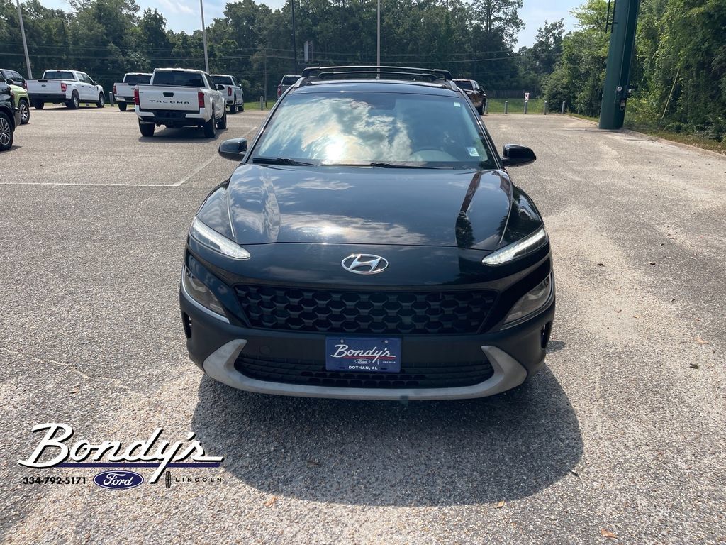 Used 2022 Hyundai Kona SEL FWD image 2