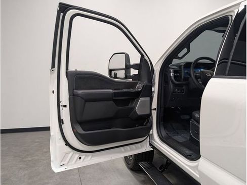 Used 2026 Ford F250 Platinum image 13