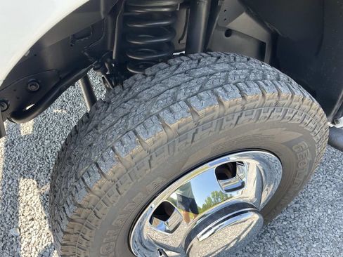 Used 2018 RAM 3500 Tradesman w/ Chrome Appearance Group AWD/4WD image 36
