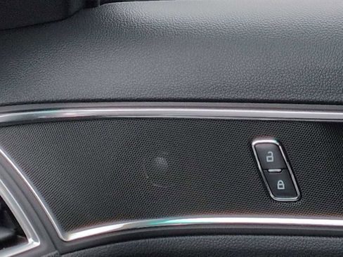 Used 2016 Ford Explorer Sport image 31