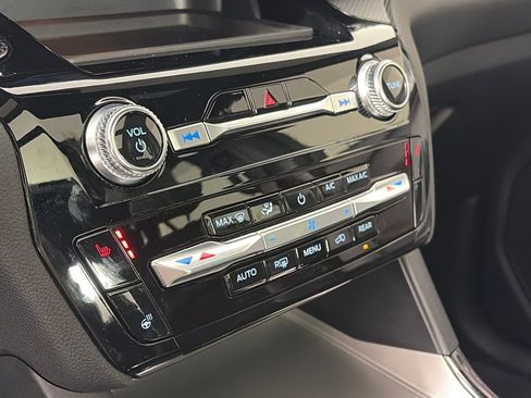 Certified 2023 Ford Explorer ST-Line w/ Class IV Trailer Tow Package image 21