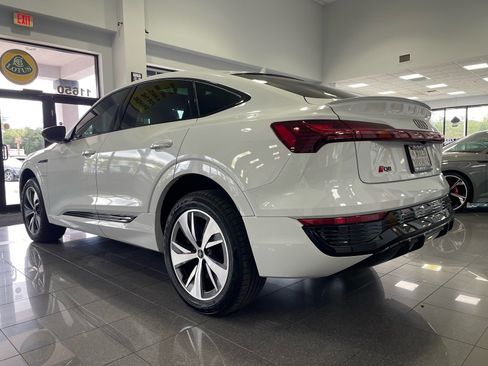 Used 2024 Audi Q8 e-tron Premium AWD/4WD image 3