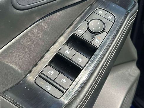 Used 2023 Nissan Rogue SV w/ SV Premium B Package image 17