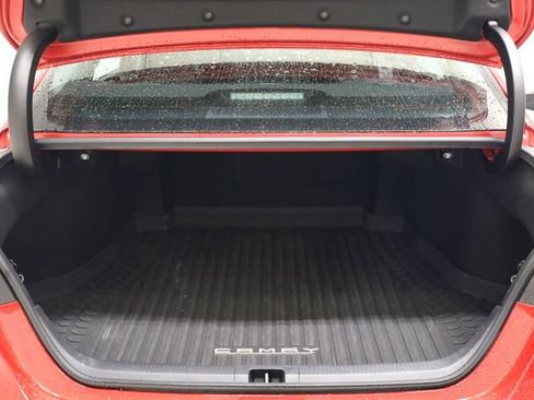 Used 2022 Toyota Camry SE w/ Cold Weather Package image 31