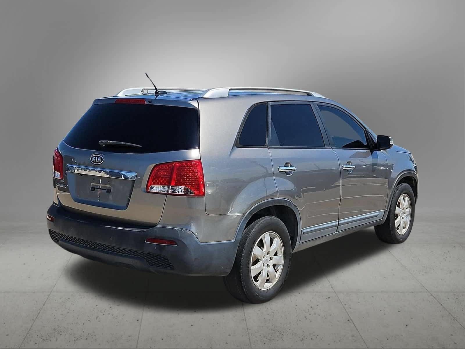 Used 2011 Kia Sorento 2WD w/ Convenience Pkg image 6