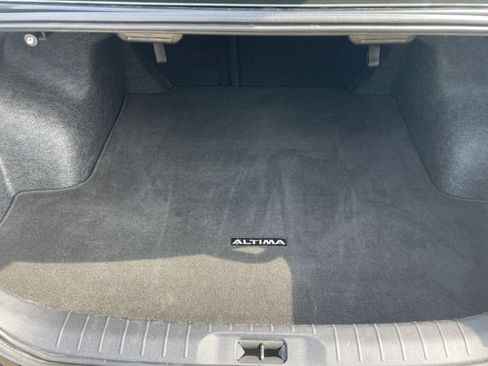 Used 2025 Nissan Altima 2.5 SV image 32