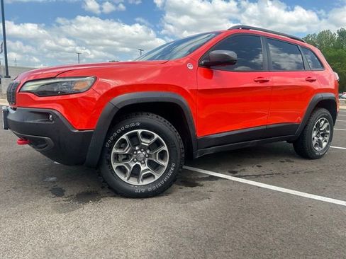Used 2021 Jeep Cherokee Trailhawk image 5