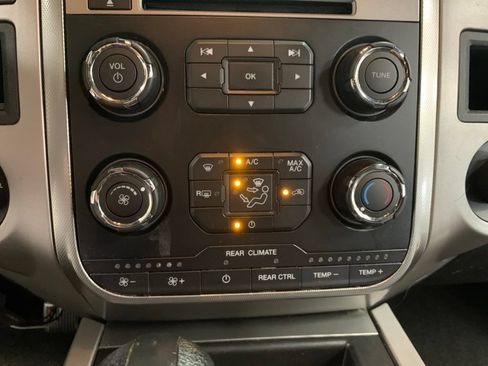 Used 2017 Ford Expedition XLT AWD/4WD image 24