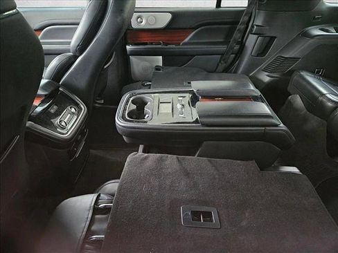 Used 2020 Lincoln Navigator Reserve w/ Luxury Package image 12