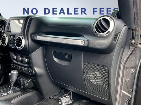 Used 2014 Jeep Wrangler Unlimited Sahara w/ Connectivity Group image 25