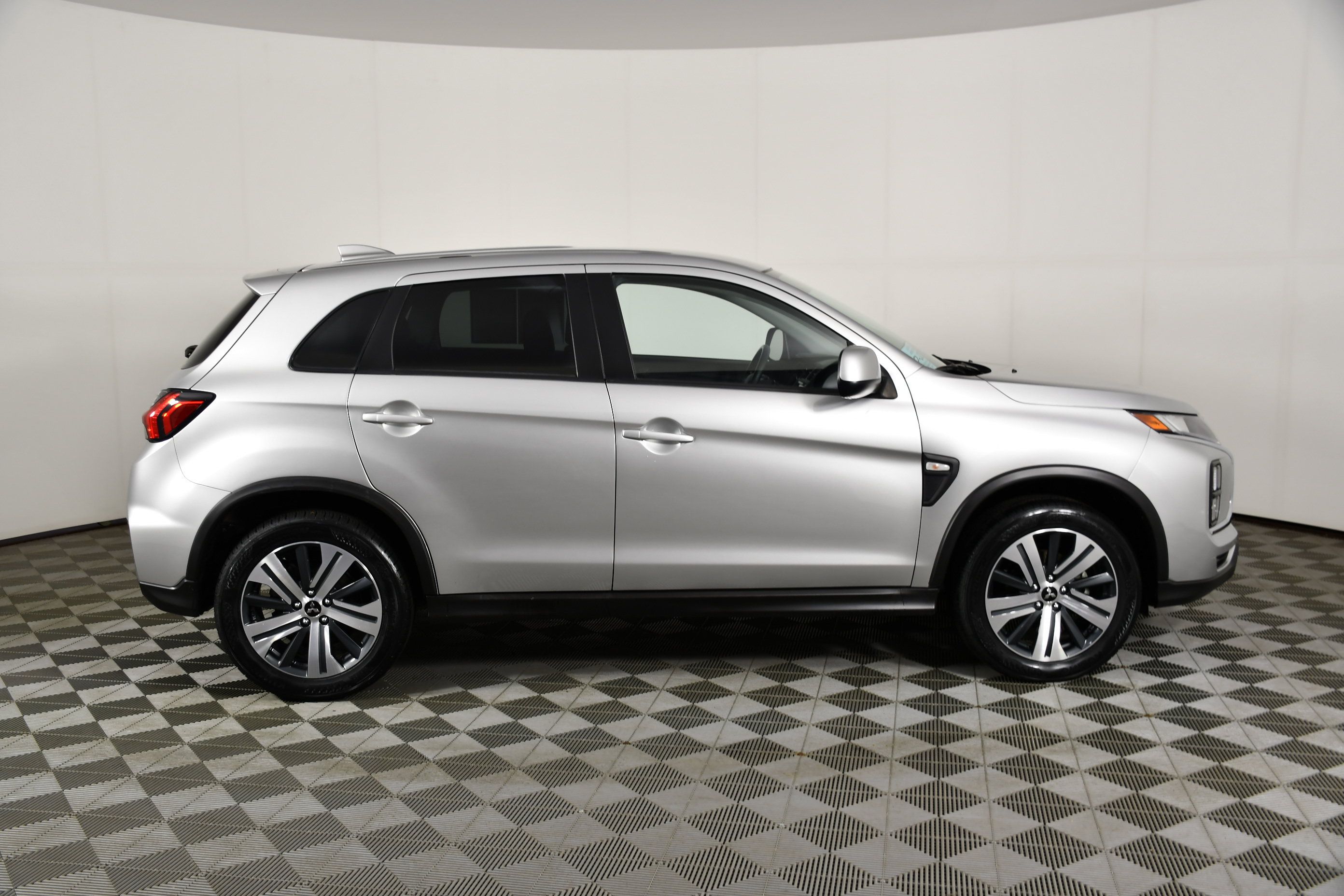 Used 2024 Mitsubishi Outlander Sport ES AWD/4WD image 5