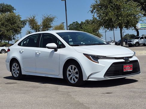 Certified 2025 Toyota Corolla LE FWD image 7