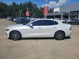 Used 2020 Volvo S60 T5 Momentum image 2