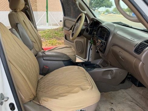 Used 2004 Toyota Sequoia SR5 RWD image 13