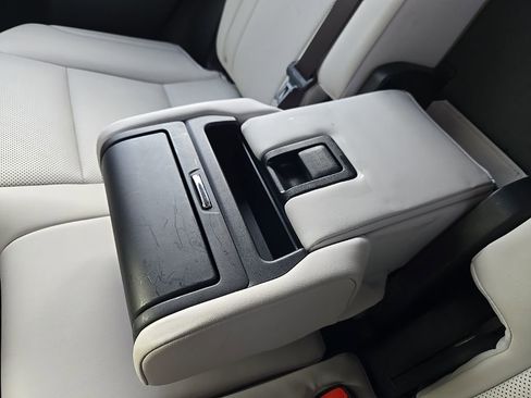 Used 2022 Lexus RX 350L Premium image 53