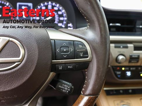 Used 2017 Lexus ES 350 w/ Navigation System Package FWD image 16