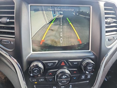 Used 2015 Jeep Grand Cherokee Altitude image 24