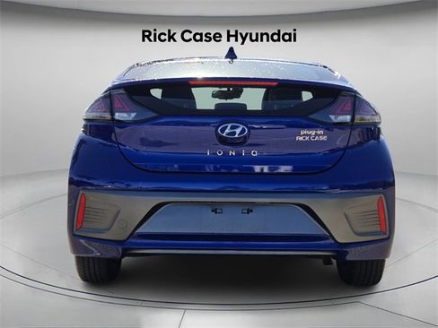 Certified 2022 Hyundai Ioniq SE image 6