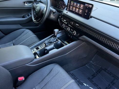 Used 2025 Honda Accord Sport image 15