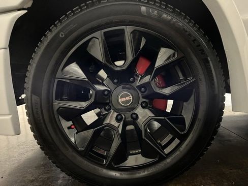 Used 2025 GMC Savana 2500 w/ Driver Convenience Package image 10